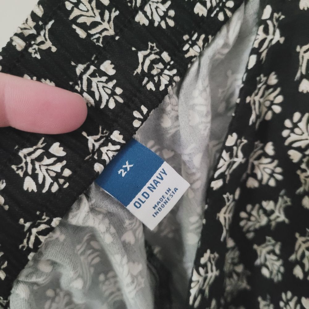 Old Navy Printed Pull On Shorts Size 2X - Picture 3 of 8